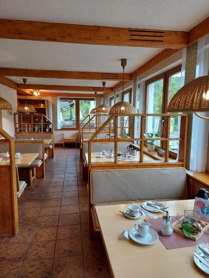 Hotel Landgasthof Frankenstern Goessweinstein Buitenkant foto