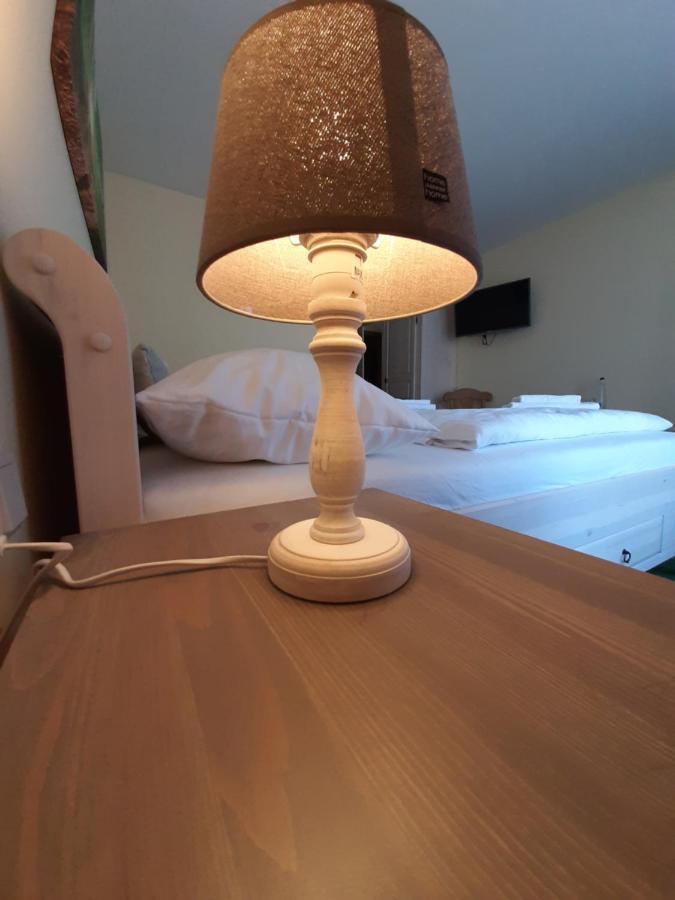 Hotel Landgasthof Frankenstern Goessweinstein Buitenkant foto