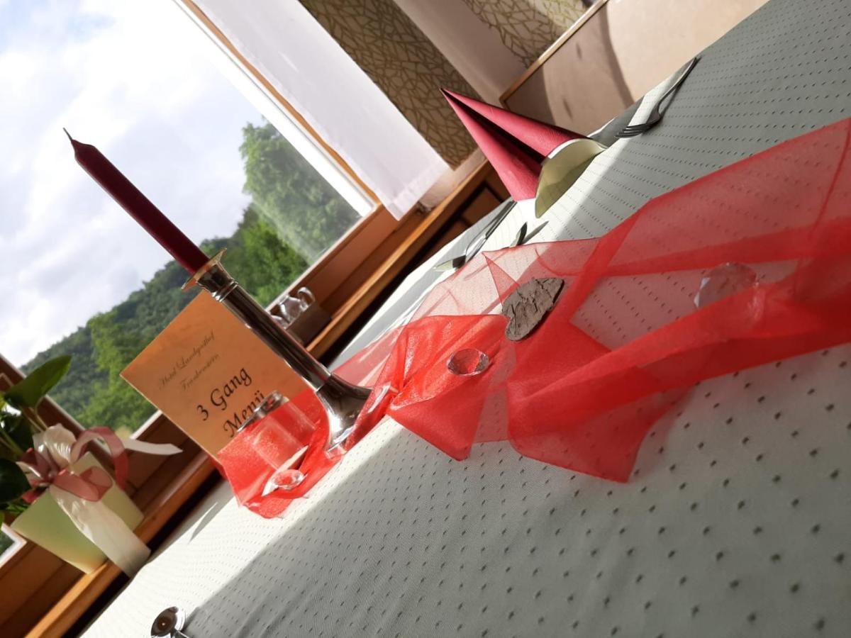 Hotel Landgasthof Frankenstern Goessweinstein Buitenkant foto