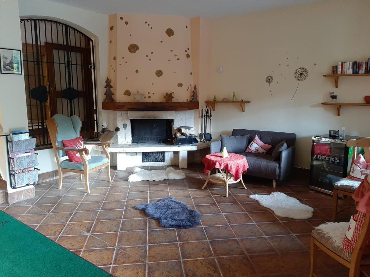 Hotel Landgasthof Frankenstern Goessweinstein Buitenkant foto